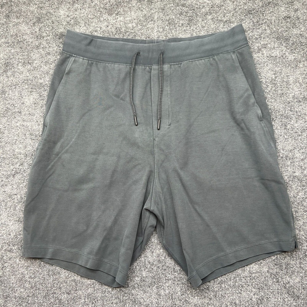 Lululemon Athletic Shorts Mens Large Gray Performance Stretch Gym Running